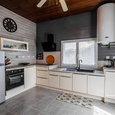 Prázdninový dům Nitedo- Maison Avec Jardin Et Terrasse - 200m Et Foret *