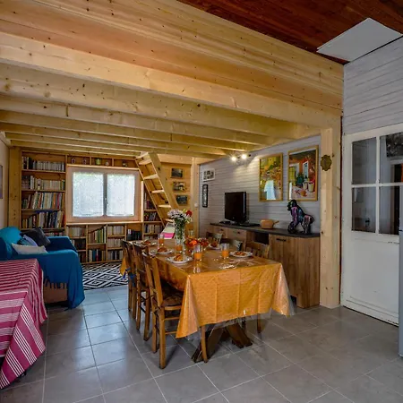 Maison Avec Jardin Et Barbecue A 200 M De La *